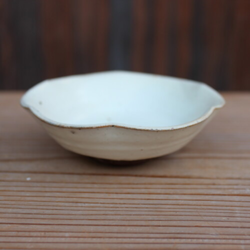 粉引輪花小皿Ｂ