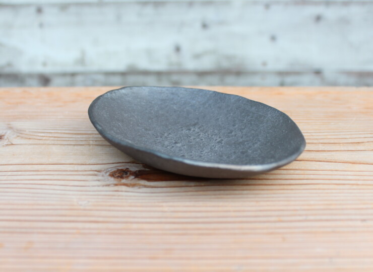 炭化石目楕円小皿Ｍ