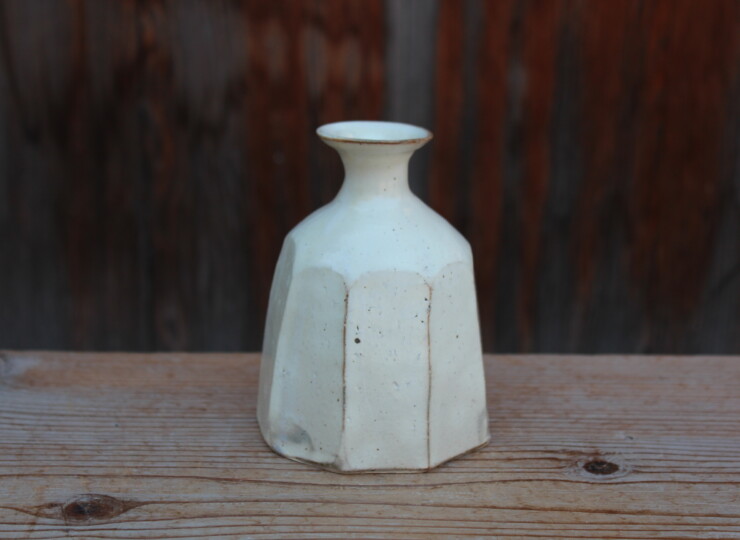 花岡隆｜花入れ｜粉引面取花入B | 花岡 隆［花窯］ 公式サイト