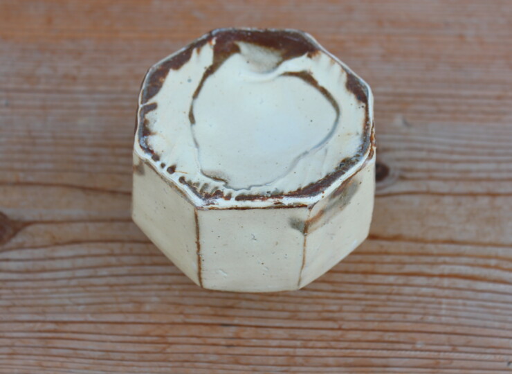 粉引面取花入Ｃ