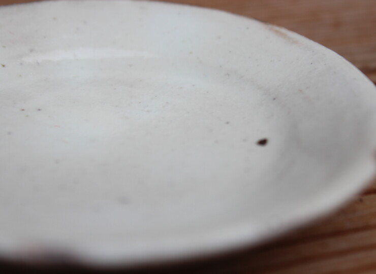 粉引面取小皿Ｊ