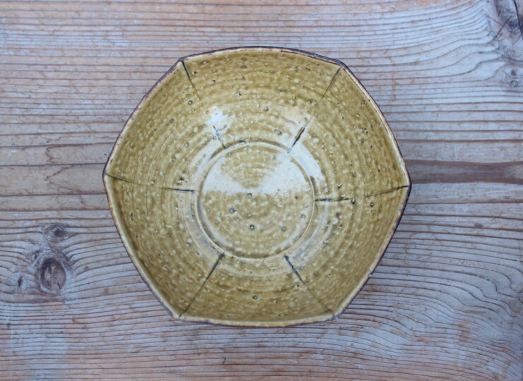 伊羅保六角鉢Ａ