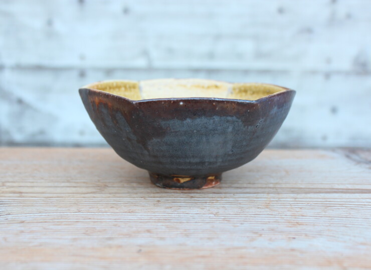 伊羅保六角鉢Ｃ