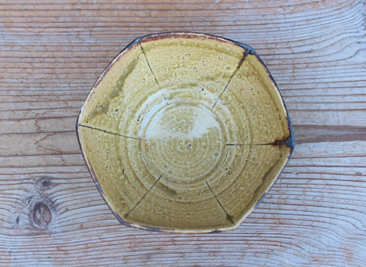 伊羅保六角鉢Ｄ