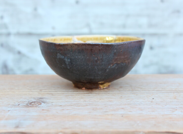 伊羅保六角鉢Ｅ