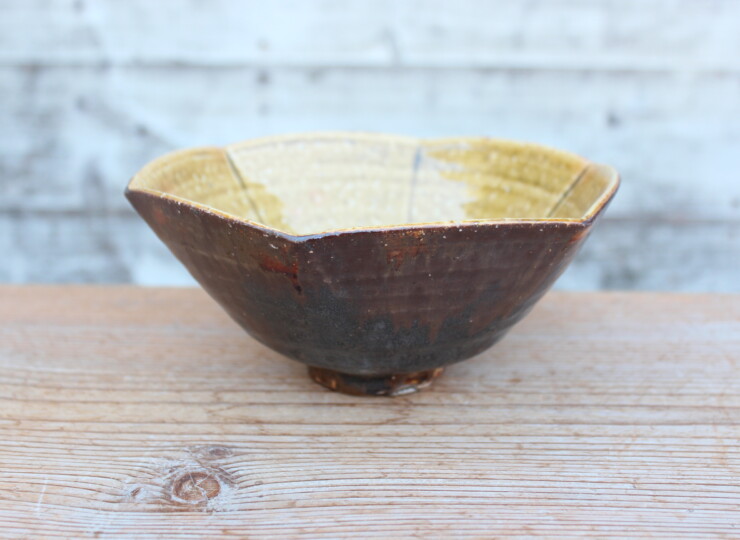 伊羅保六角鉢Ｈ