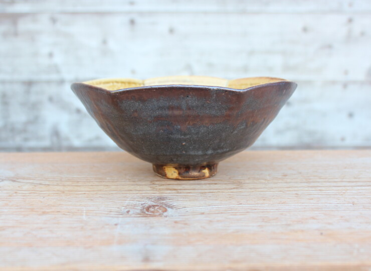 伊羅保六角鉢Ｋ