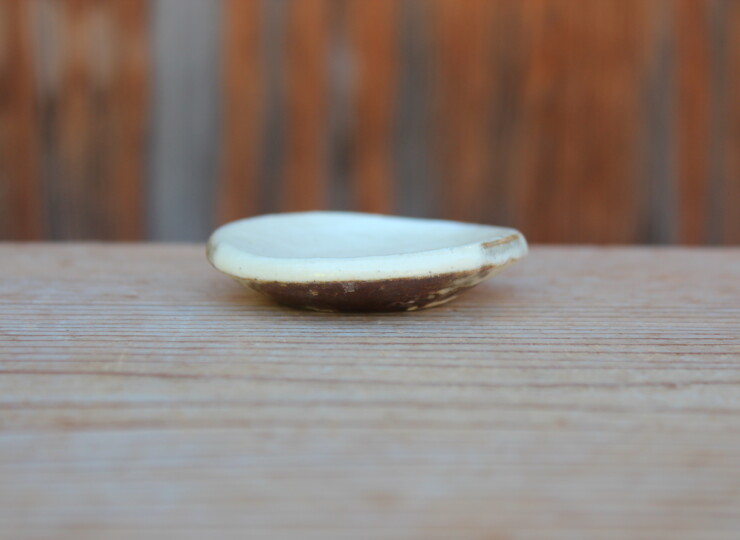 粉引石目箸置Ｊ