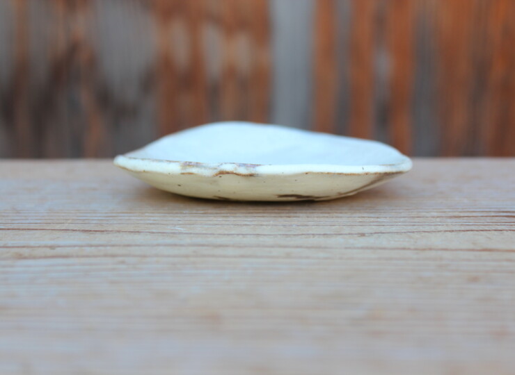 粉引石目三角小皿Ｃ