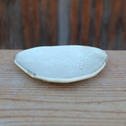 粉引石目三角小皿Ｄ