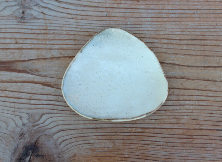 粉引石目三角小皿Ｆ