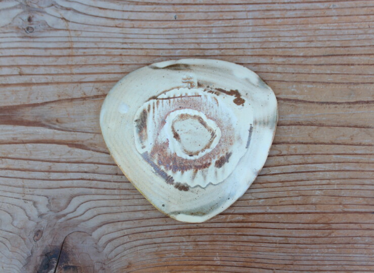 粉引石目三角小皿Ｆ