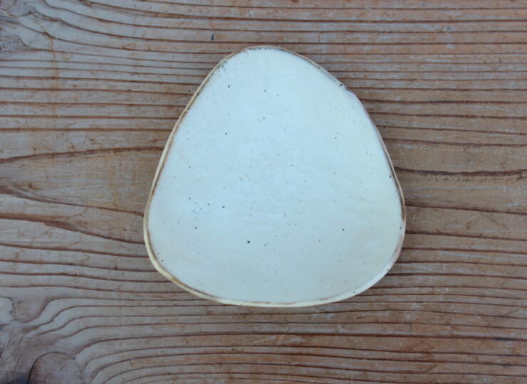 粉引石目三角小皿Ｍ