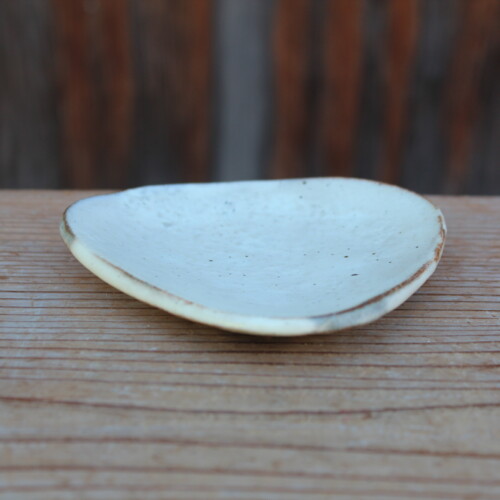 粉引石目三角小皿Ｎ