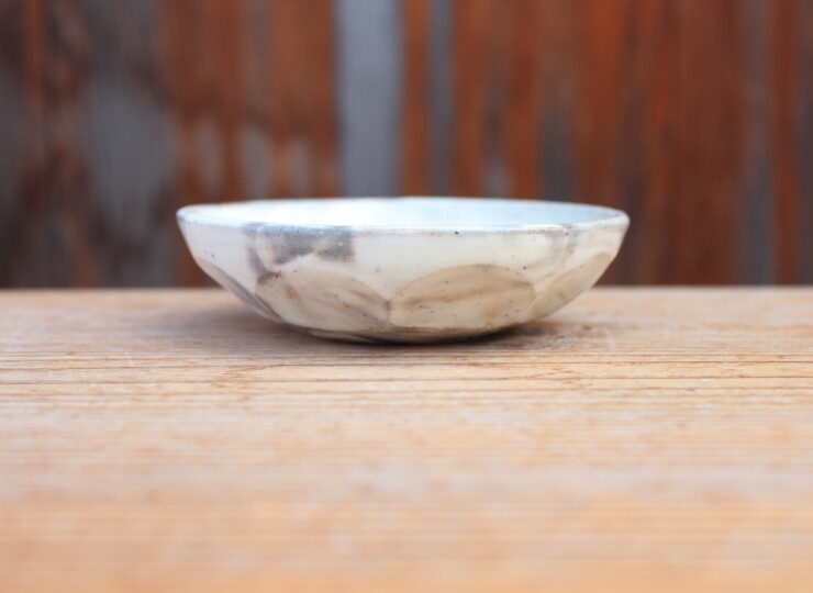 粉引面取平小鉢Ｈ