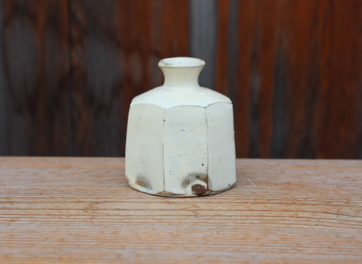 粉引面取花入Ｅ