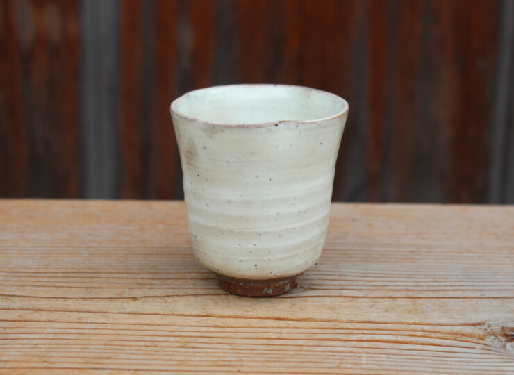 粉引輪花湯呑Ｈ