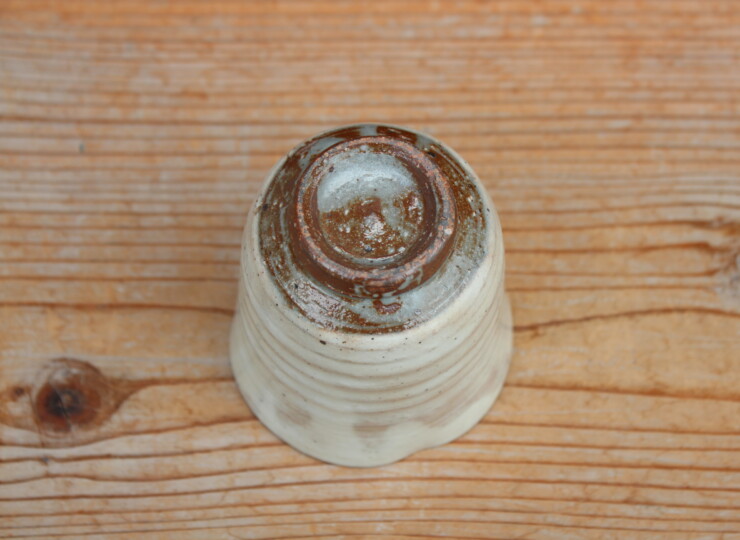 粉引輪花湯呑Ｈ