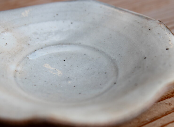 粉引輪花豆皿Ｋ