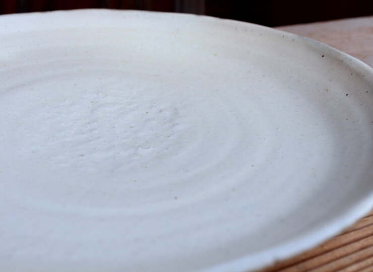 粉引面取石目大皿Ｍ