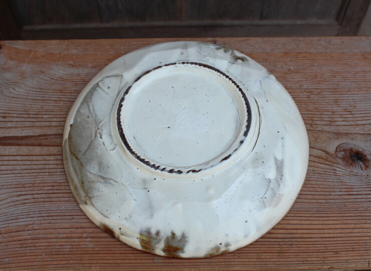 粉引面取石目大皿Ｍ